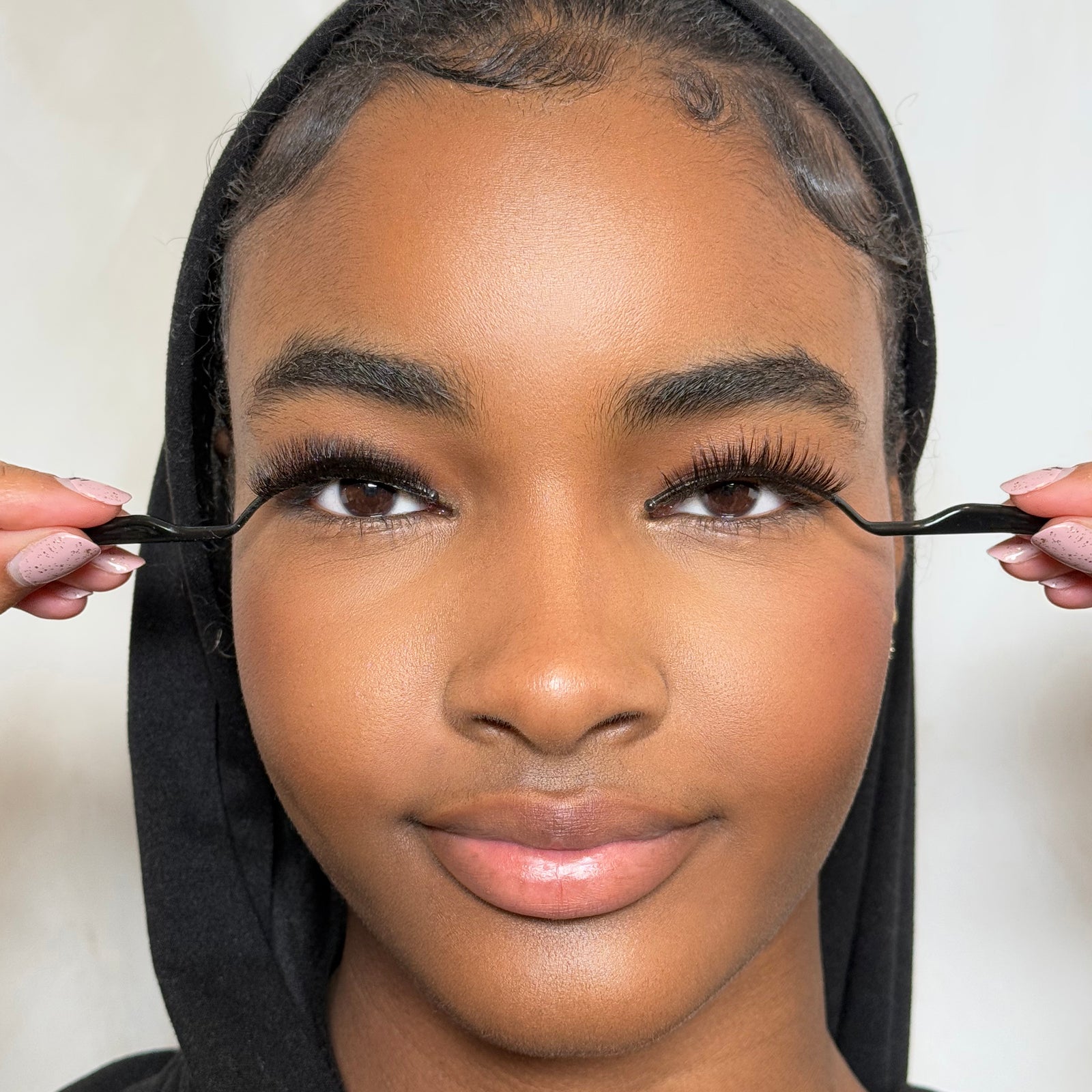 Suporte para exposição de pestanas 